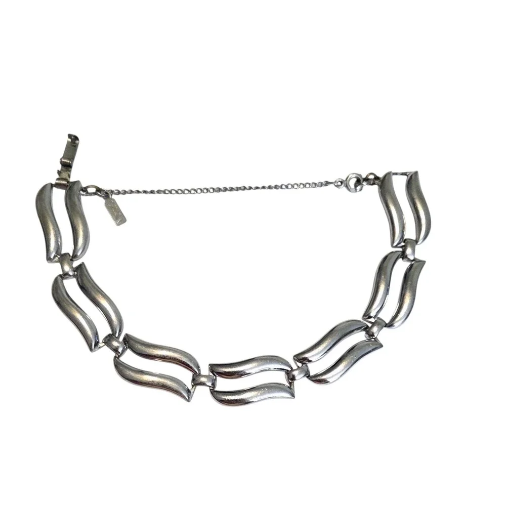 Vintage MONET Wavy‎ Link Silver Tone Bracelet Safety Chain 7
